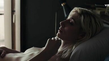 Elizabeth Debickie hot in The Burnt Orange Heresy