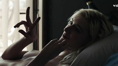 Elizabeth Debickie hot in The Burnt Orange Heresy