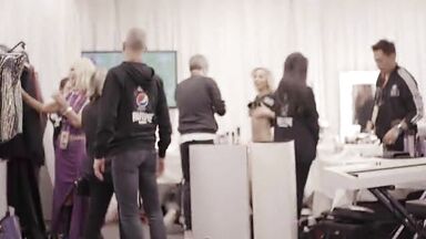 Lady Gaga shows her tits