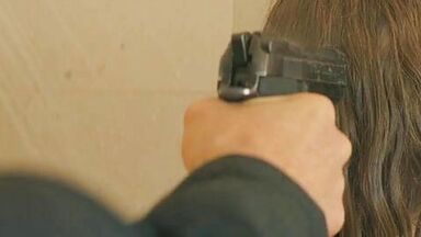 Kill Me Three Times best scenes