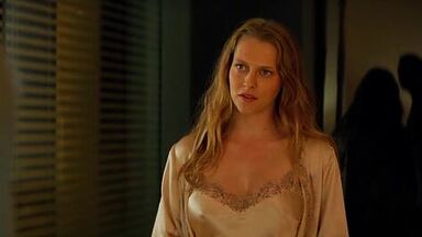 Kill Me Three Times best scenes