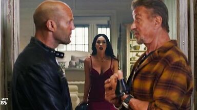 Megan Fox sexy in Expend4bles