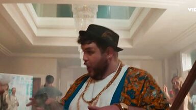 Megan Fox sexy in Expend4bles