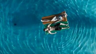 Amber Heard bikini scenes