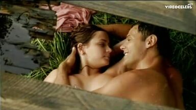 Ana de Armas sexy in El Eden Perdido