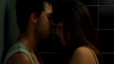 Ana de Armas nude in Mentiras y gordas