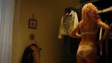 Ana de Armas nude in Por Un Punado De Besos