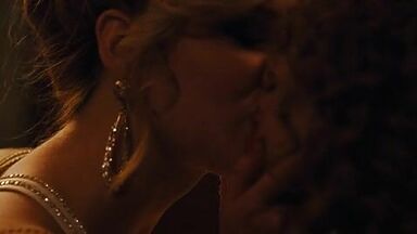 Jennifer Lawrence sex in American Hustle