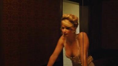 Jennifer Lawrence sex in American Hustle