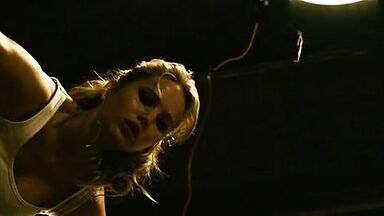 Jennifer Lawrence prisoner in House at the End of the Street