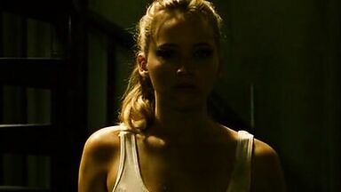 Jennifer Lawrence prisoner in House at the End of the Street