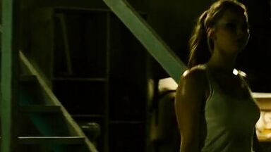 Jennifer Lawrence prisoner in House at the End of the Street