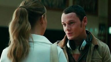 Jennifer Lawrence sexy in The Beaver