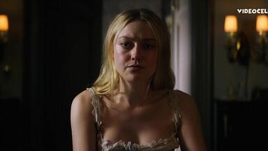 Hot scene with Dakota Fanning is incredible