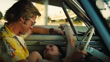 Dakota Fanning Margaret Qualley sexy moment