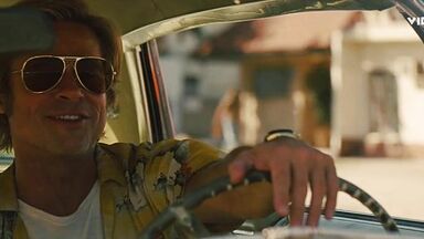 Dakota Fanning Margaret Qualley sexy moment