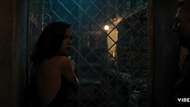 Ana de Armas and James Bond have an explosive date