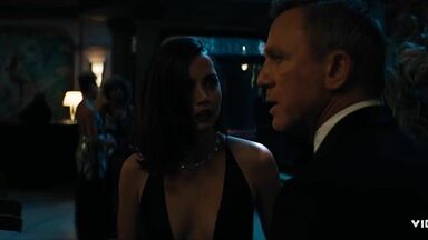 Ana de Armas and James Bond have an explosive date