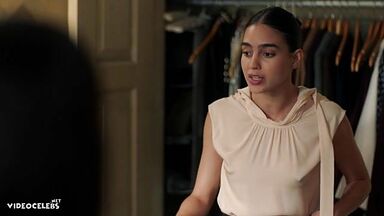 This is what Melissa Barrera looks like after a hot shower