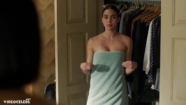 This is what Melissa Barrera looks like after a hot shower