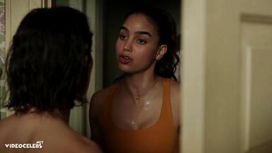 Hot bath in the bathtub with the two hot brunettes