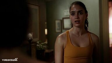 Hot bath in the bathtub with the two hot brunettes