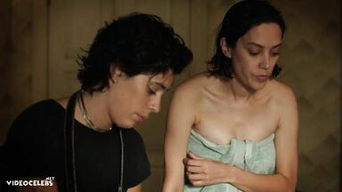 Hot bath in the bathtub with the two hot brunettes