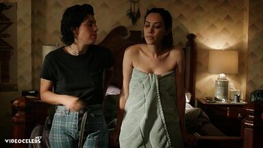 Hot bath in the bathtub with the two hot brunettes