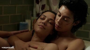 Hot bath in the bathtub with the two hot brunettes