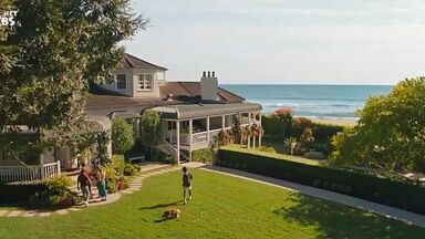 Sydney Sweeney and Glen Powell sex under the shower