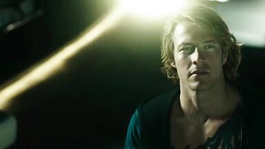 Teresa Palmer sexy in Point Break