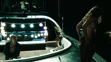 Teresa Palmer sexy in Point Break