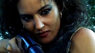 Monica Bellucci sexy in Dobermann (1997)
