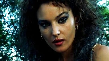 Monica Bellucci sexy in Dobermann (1997)