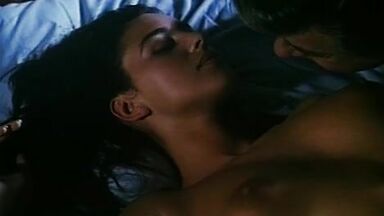 Monica Bellucci nude in Vita coi figli