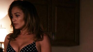 Jennifer Lopez sexy in Parker
