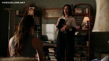 Melissa Barrera sexy in Vida