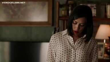 Melissa Barrera sexy in Vida