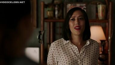 Melissa Barrera sexy in Vida