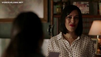 Melissa Barrera sexy in Vida