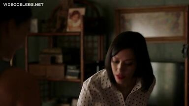 Melissa Barrera sexy in Vida