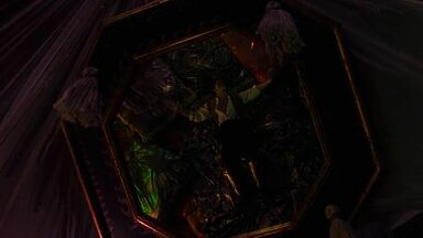 Monica Bellucci nude in Bram Stoker's Dracula