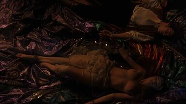 Monica Bellucci nude in Bram Stoker's Dracula