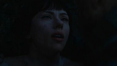 Scarlett Johansson sexy in Ghost in the Shell