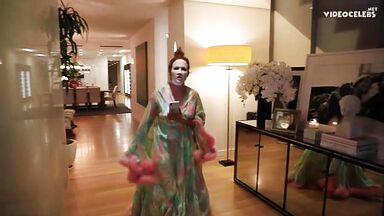 Jennifer Lopez sex in Fashion Moments