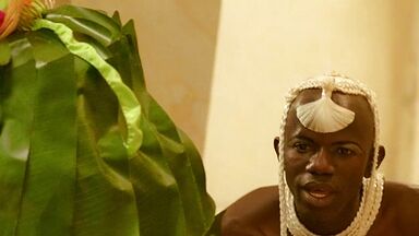 Monica Bellucci nude in Asterix & Obelix