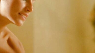 Monica Bellucci nude in Asterix & Obelix