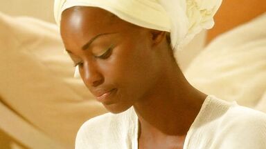 Monica Bellucci nude in Asterix & Obelix