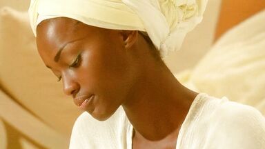 Monica Bellucci nude in Asterix & Obelix