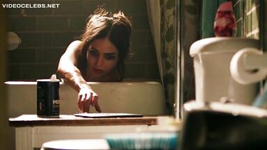 Melissa Barrera sexy in Vida (2019)